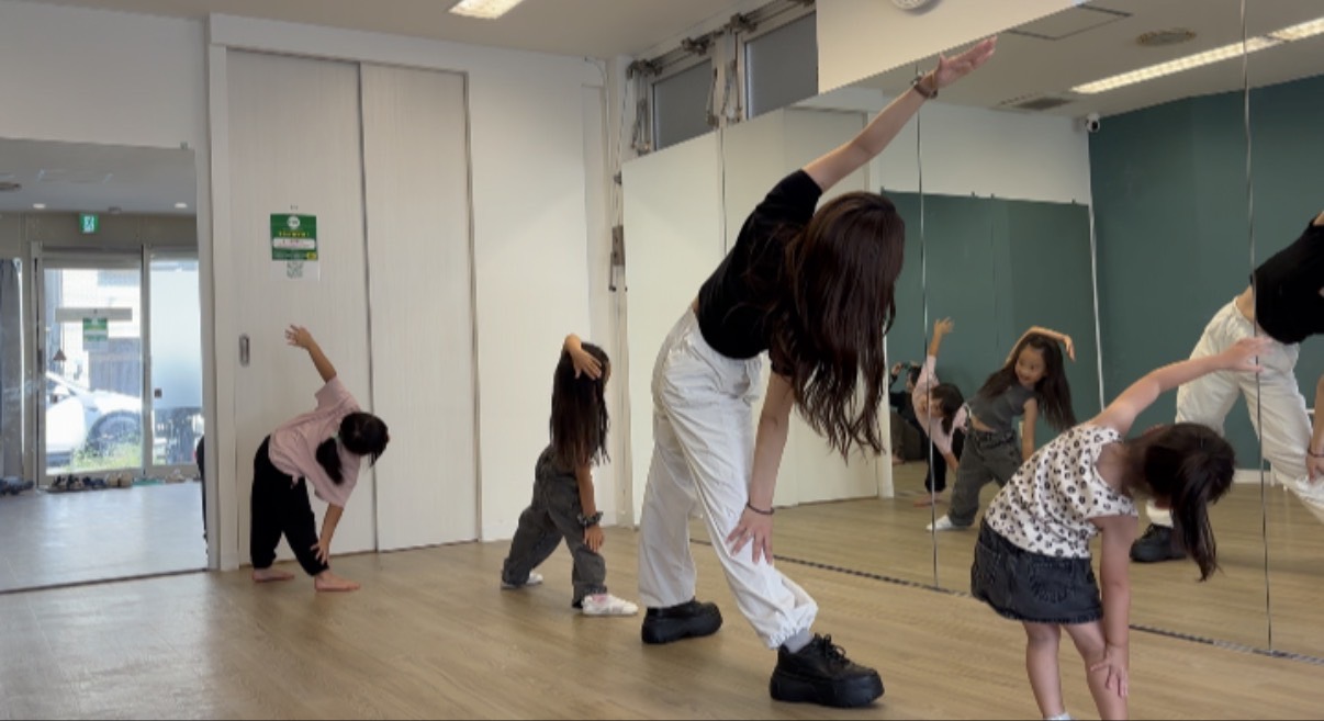 Mroom dance studioのレッスン風景